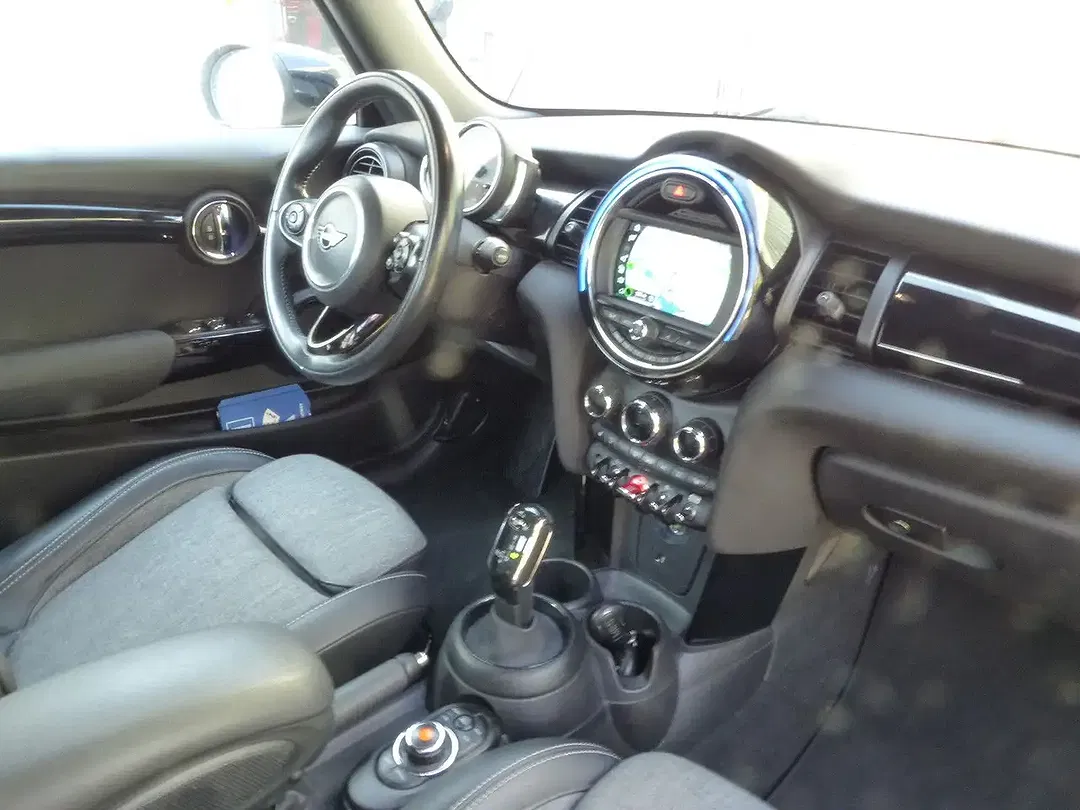 MINI Cooper Cabrio AUT - Thumbnail 3