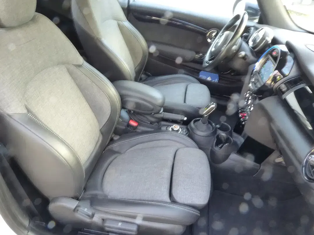 MINI Cooper Cabrio AUT - Thumbnail 5