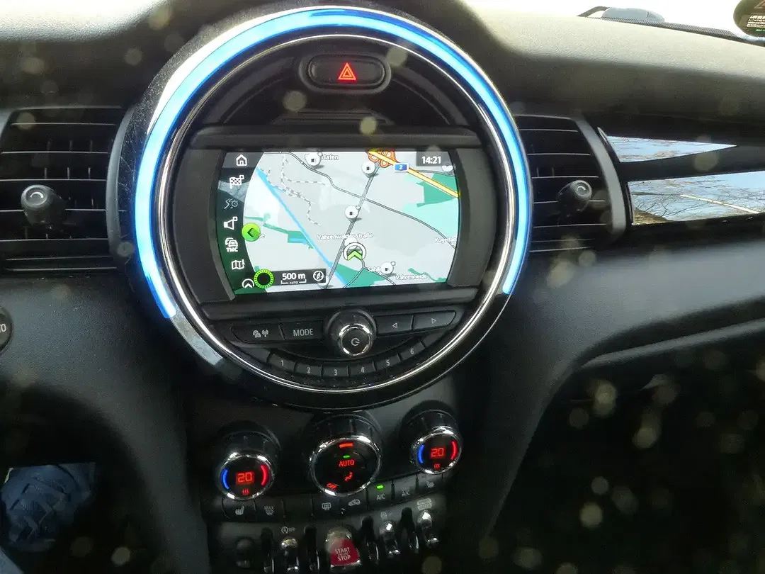 MINI Cooper Cabrio AUT - Thumbnail 7