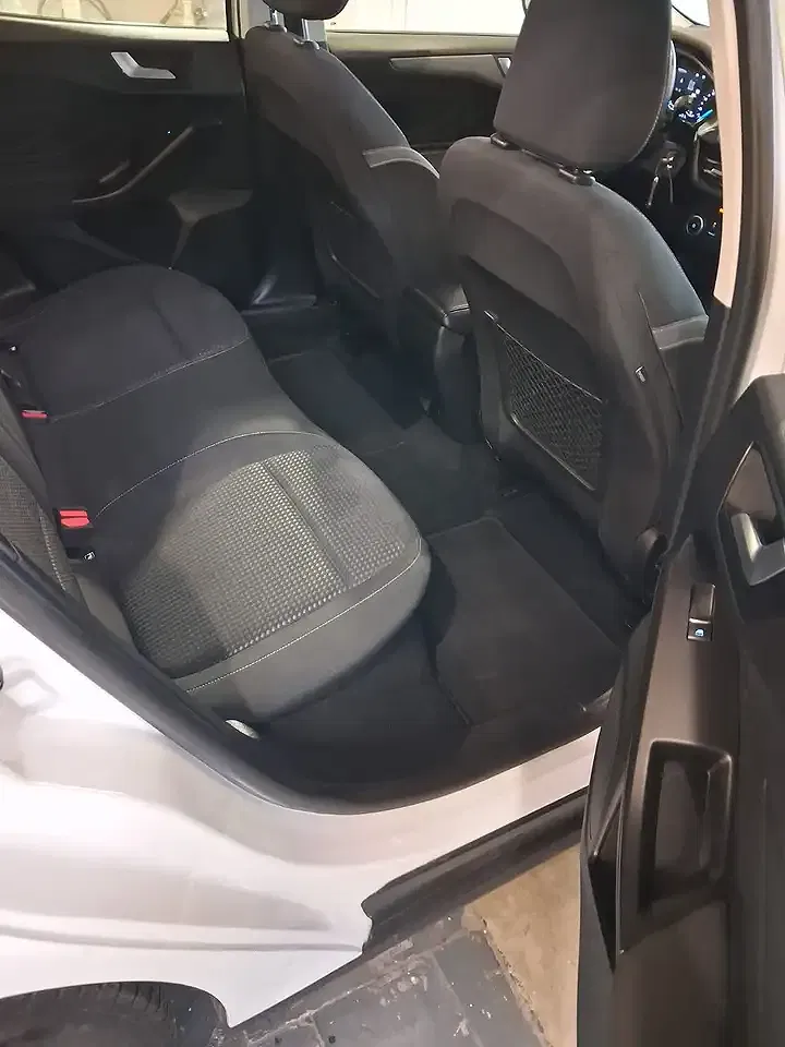 Ford Focus 1.5 EcoBlue - Thumbnail 10