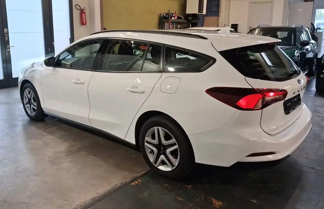 Ford Focus 1.5 EcoBlue - Thumbnail 3