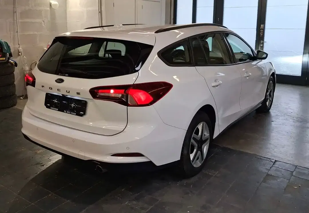 Ford Focus 1.5 EcoBlue - Thumbnail 5