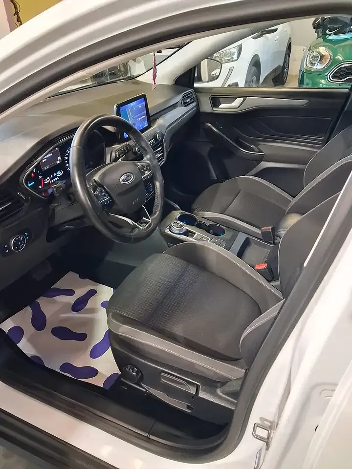Ford Focus 1.5 EcoBlue - Thumbnail 9