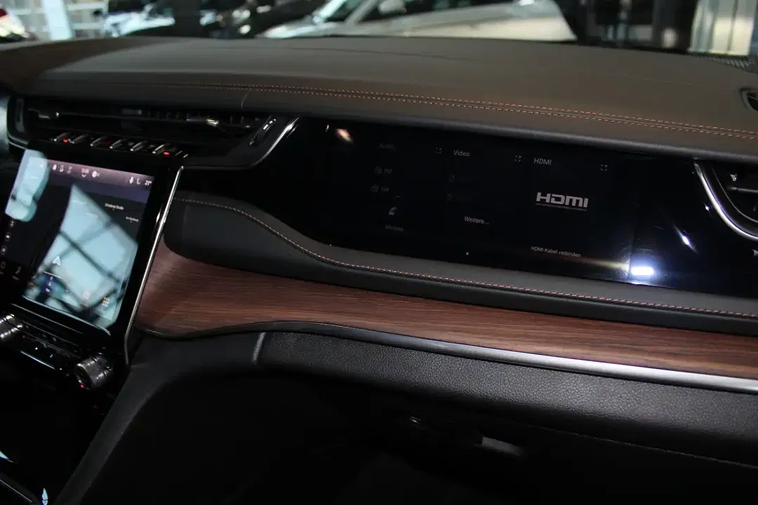 Jeep Grand Cherokee V8 HEMI - Thumbnail 13