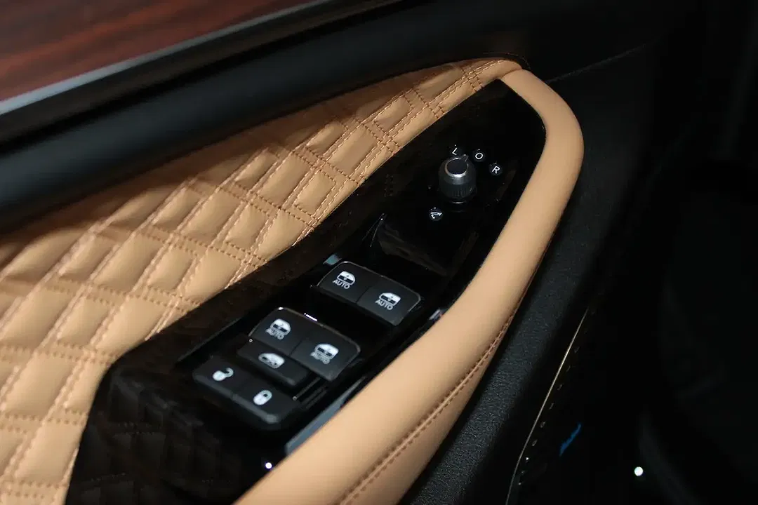 Jeep Grand Cherokee V8 HEMI - Thumbnail 14