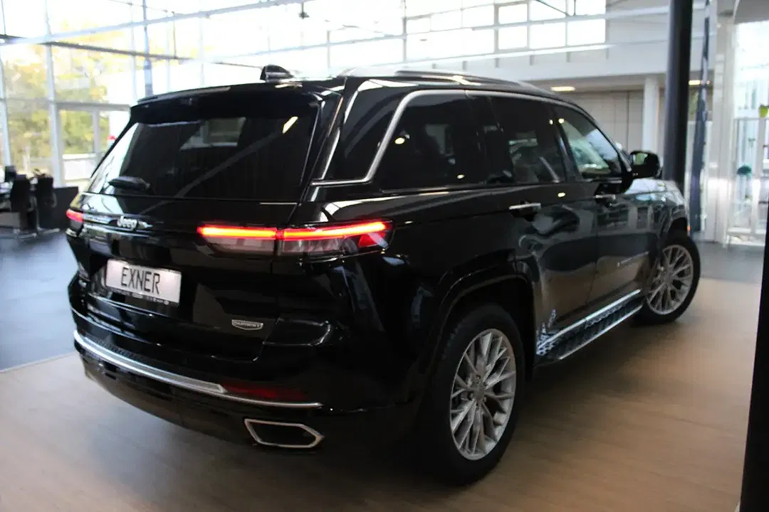 Jeep Grand Cherokee V8 HEMI - Thumbnail 3