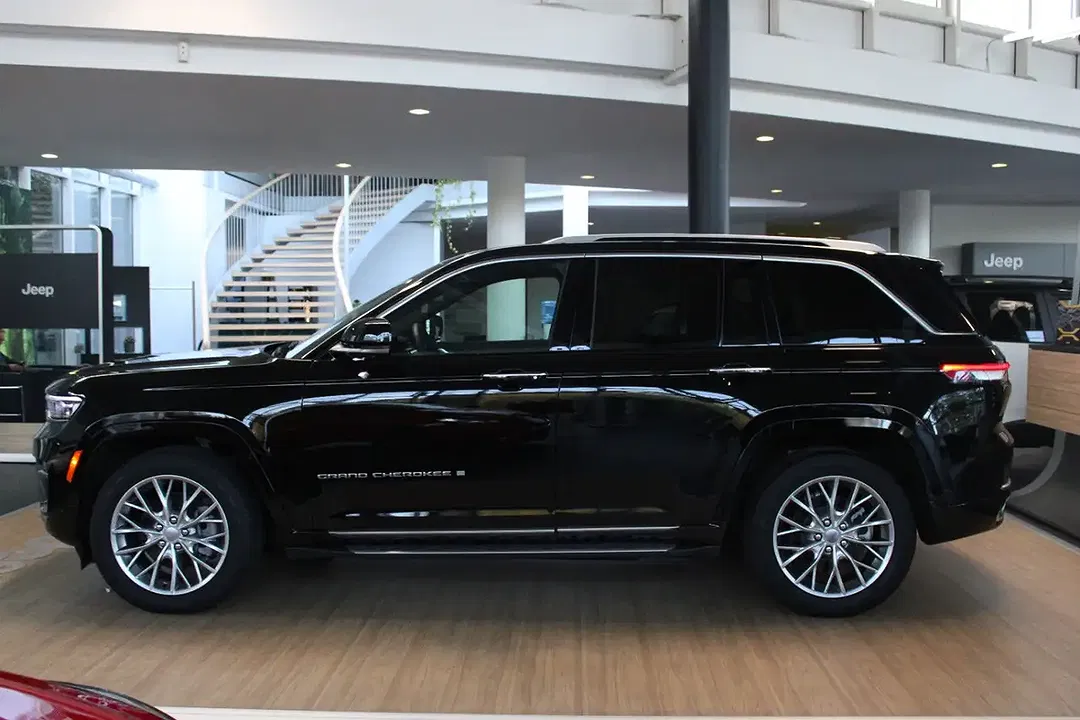 Jeep Grand Cherokee V8 HEMI - Thumbnail 6