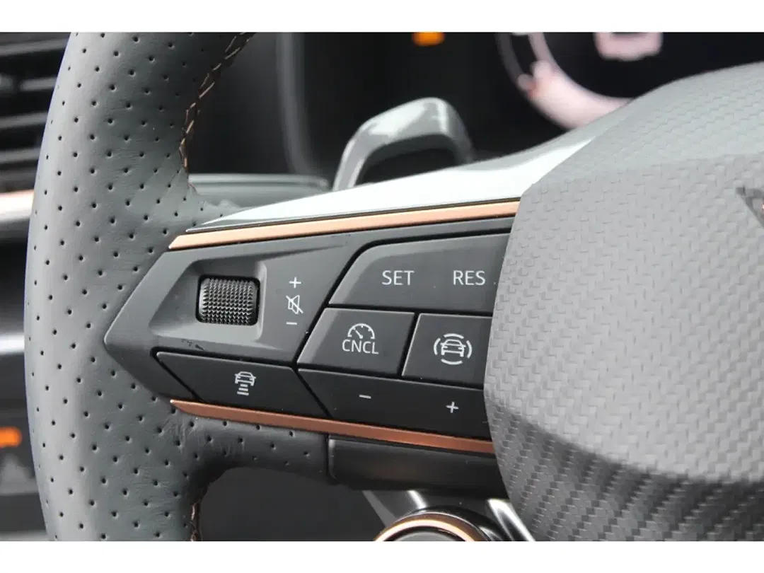 CUPRA Leon 2.0 TSI DSG 4Drive Sportstourer - Thumbnail 6