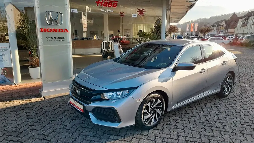 Honda Civic 1.0 i-VTEC - foto 1