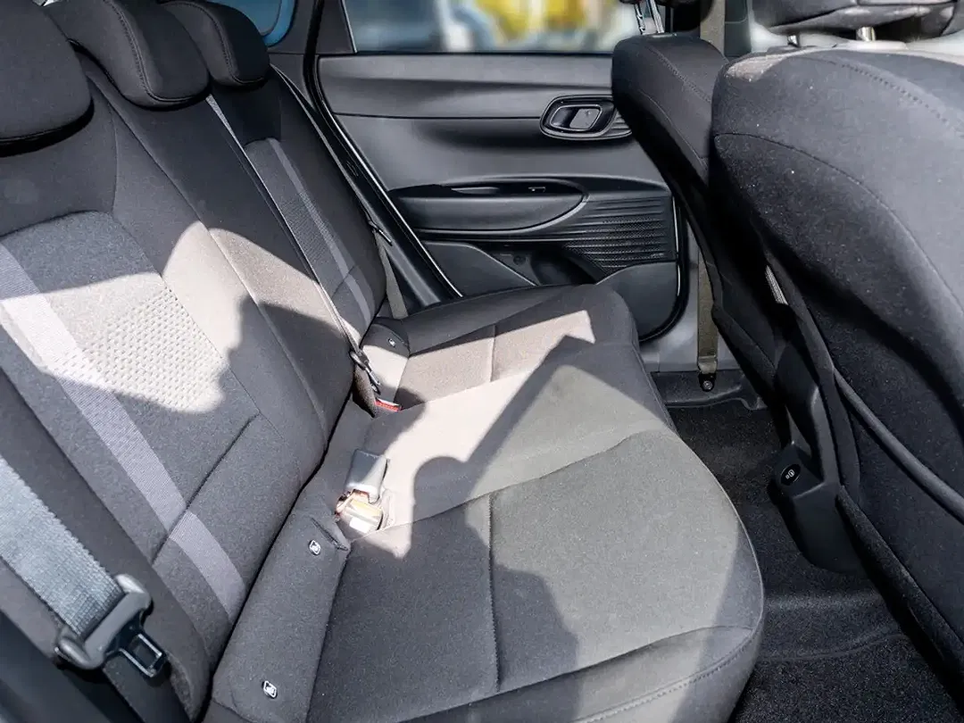Hyundai i20 AUT Blackline - Thumbnail 14