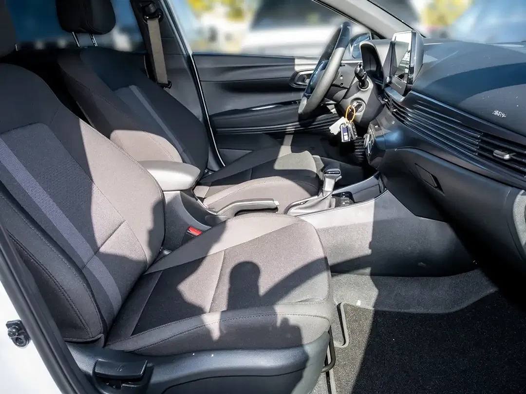 Hyundai i20 AUT Blackline - Thumbnail 15