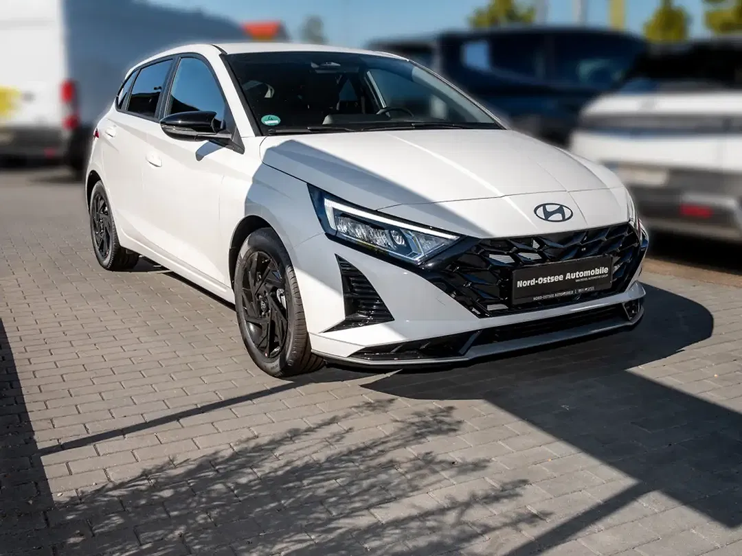 Hyundai i20 AUT Blackline - Thumbnail 3