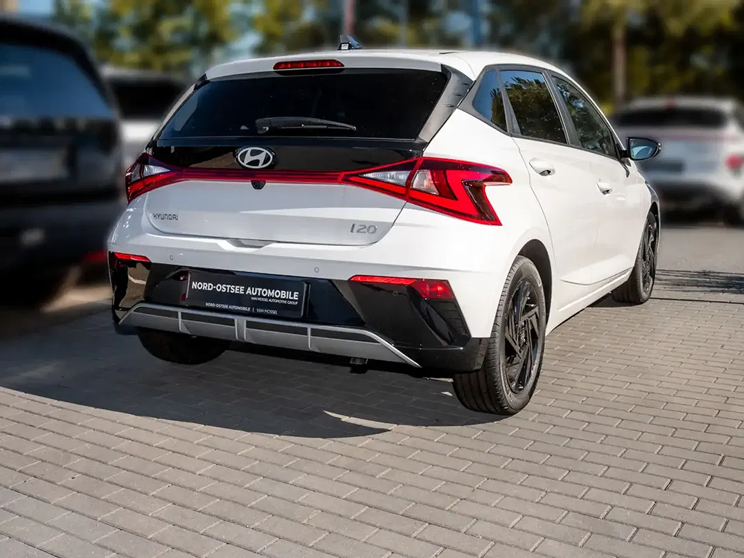 Hyundai i20 AUT Blackline - Thumbnail 4