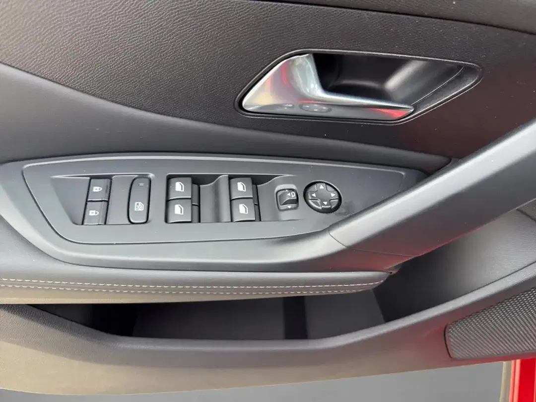 Peugeot 408 130 PureTech EAT8 Allure Pack - Thumbnail 13
