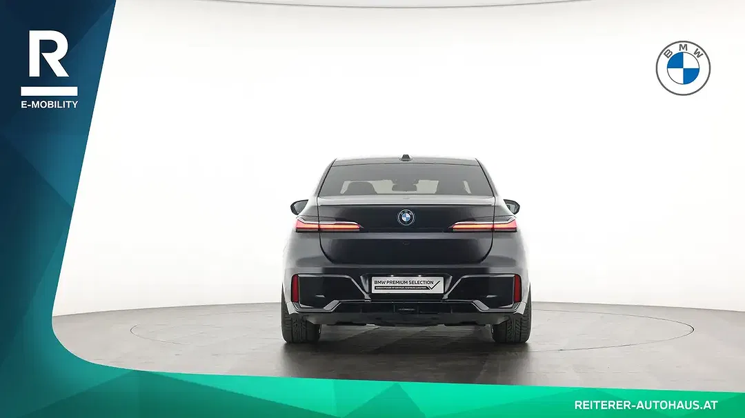 BMW i7 xDrive Pro - Thumbnail 3