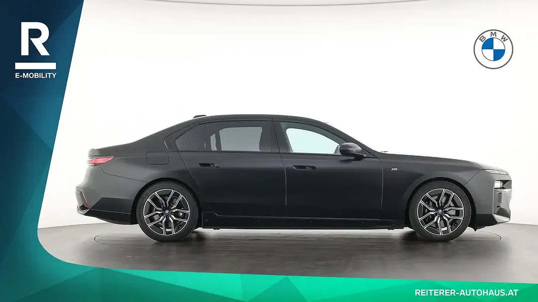 BMW i7 xDrive Pro - Thumbnail 4