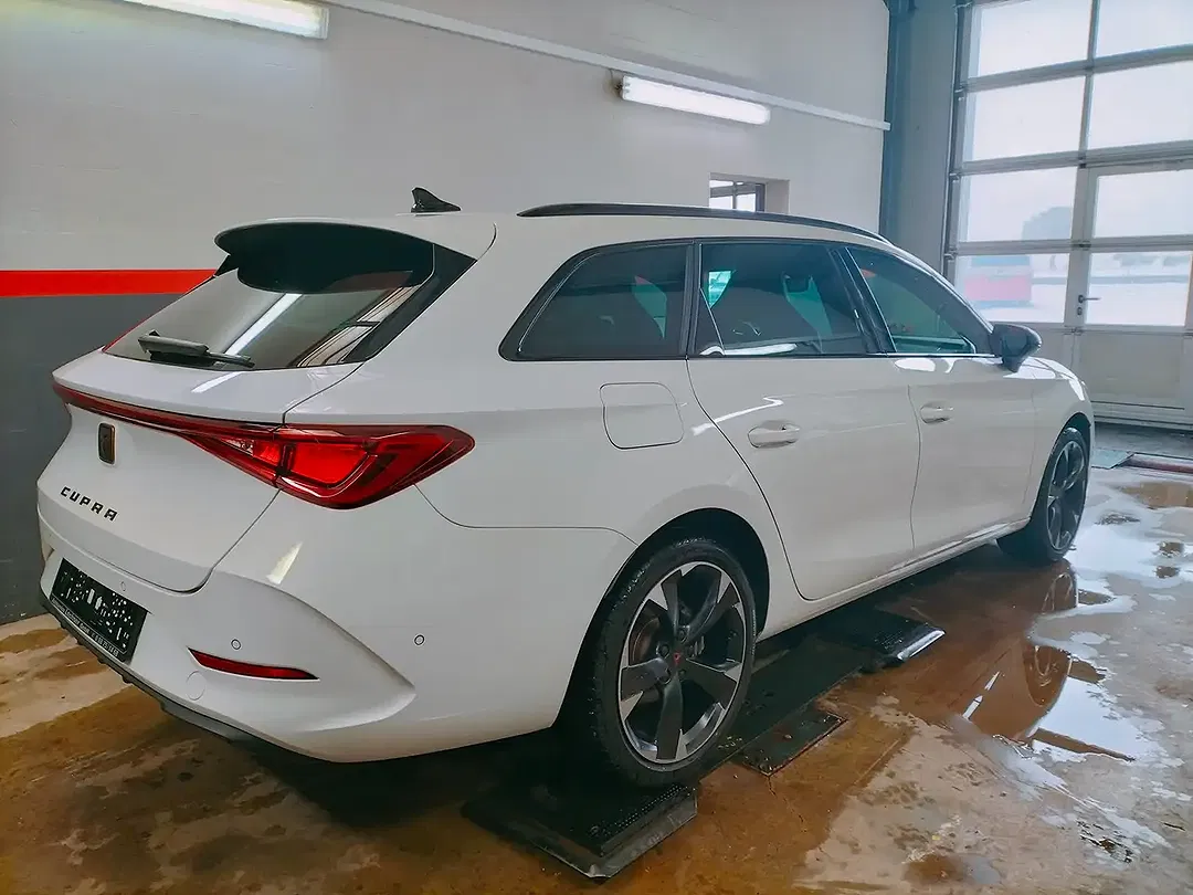 CUPRA Leon PHEV - Thumbnail 4
