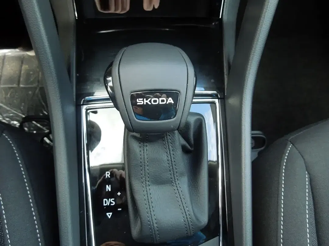 Skoda Karoq 1.5 TSI DSG Selection - Thumbnail 9