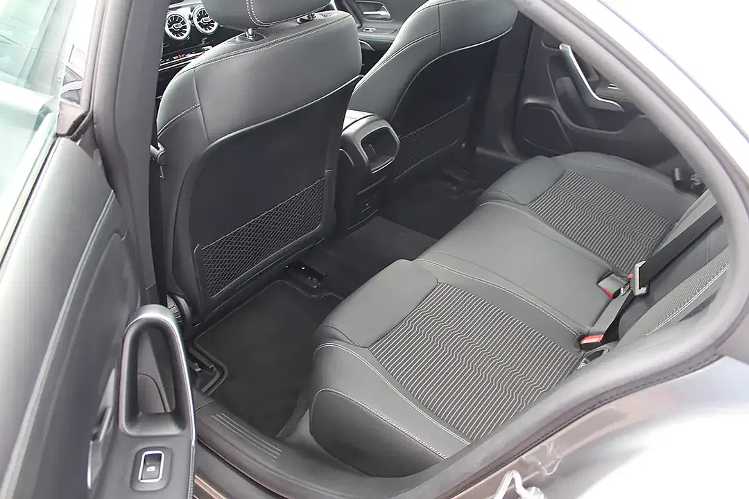 Mercedes-Benz CLA 200 - Thumbnail 11