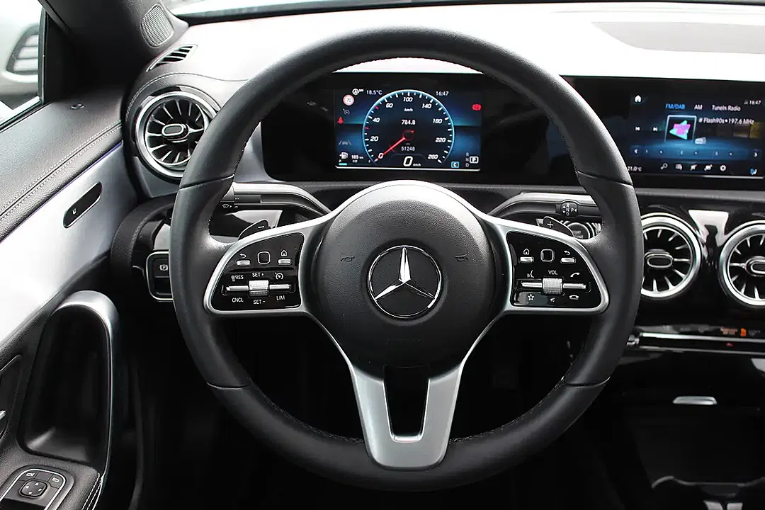 Mercedes-Benz CLA 200 - Thumbnail 3