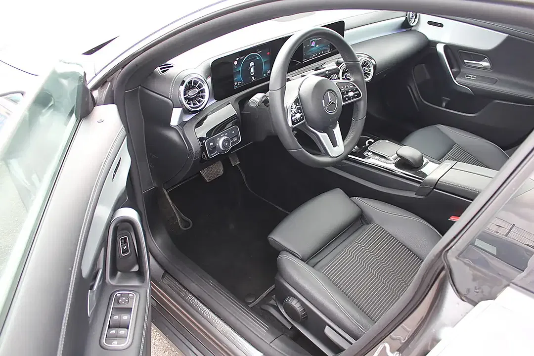 Mercedes-Benz CLA 200 - Thumbnail 9