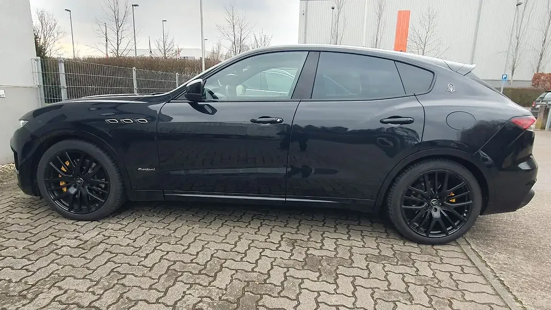 Maserati Levante GranSport - Thumbnail 3