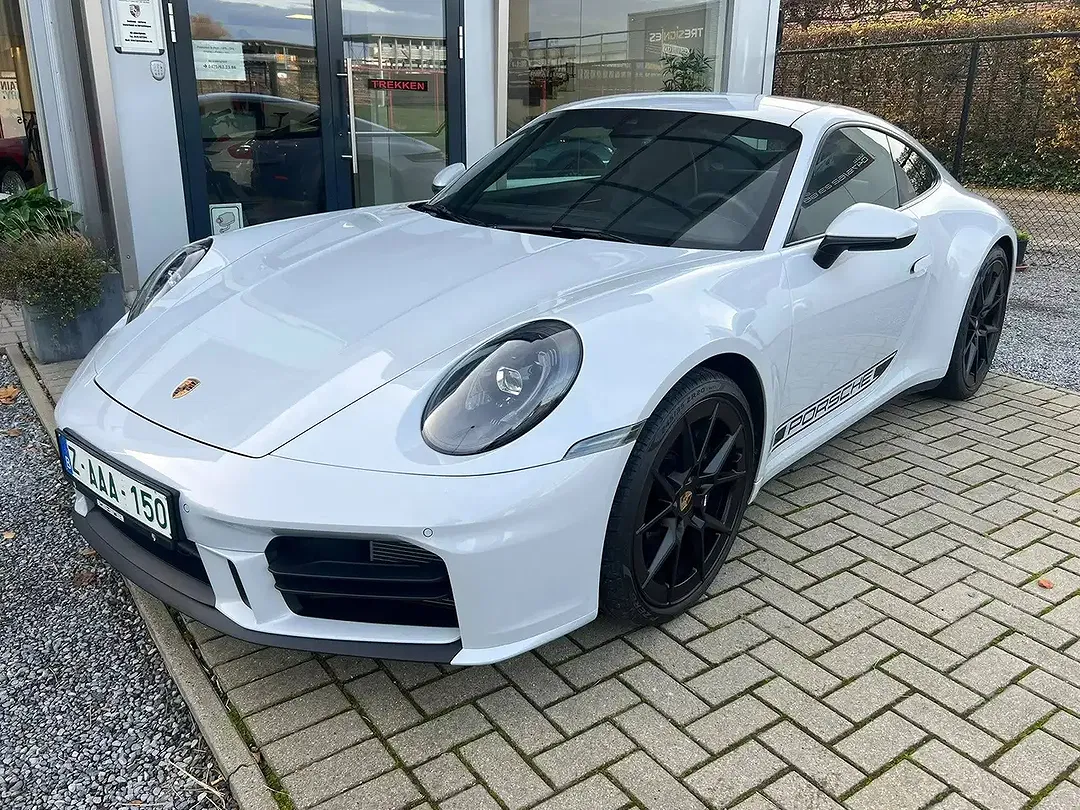 Porsche 911 Carrera Coupe - Thumbnail 3