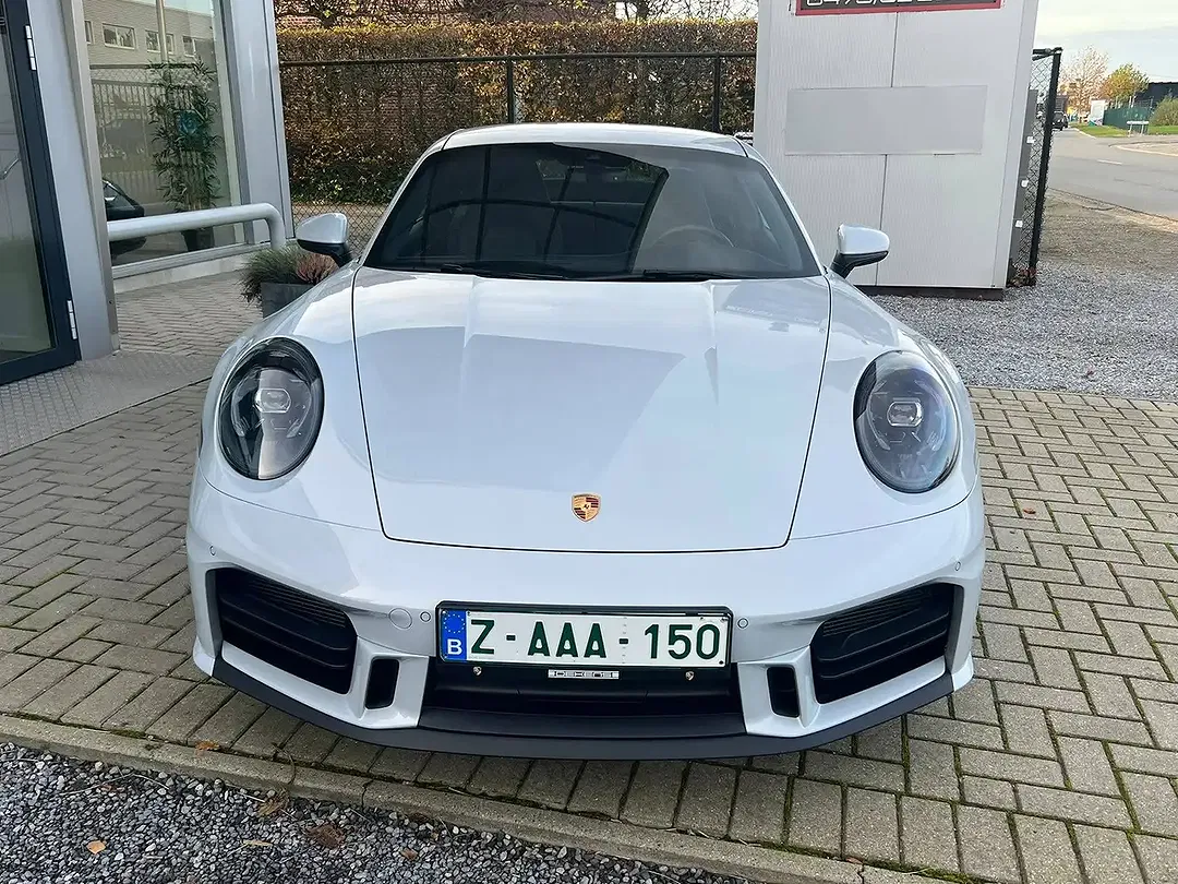 Porsche 911 Carrera Coupe - Thumbnail 4
