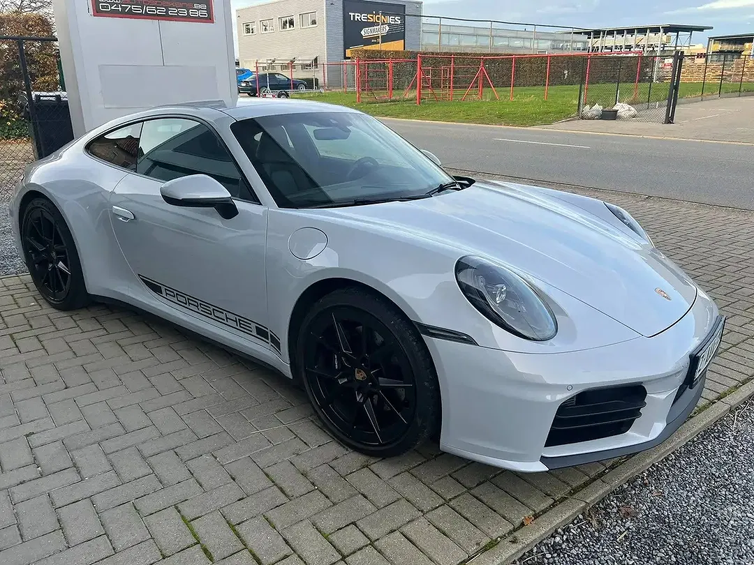 Porsche 911 Carrera Coupe - Thumbnail 5