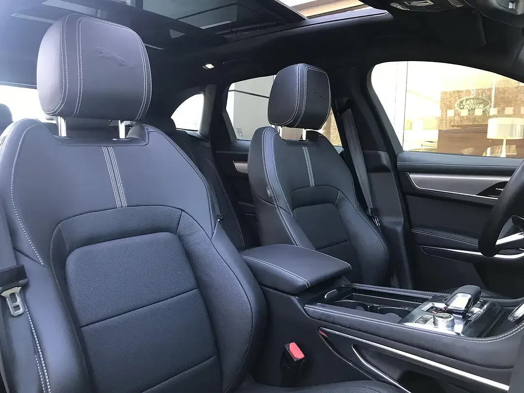 Jaguar F-Pace P400e PHEV 4x4 R-Dynamic SE - Thumbnail 11