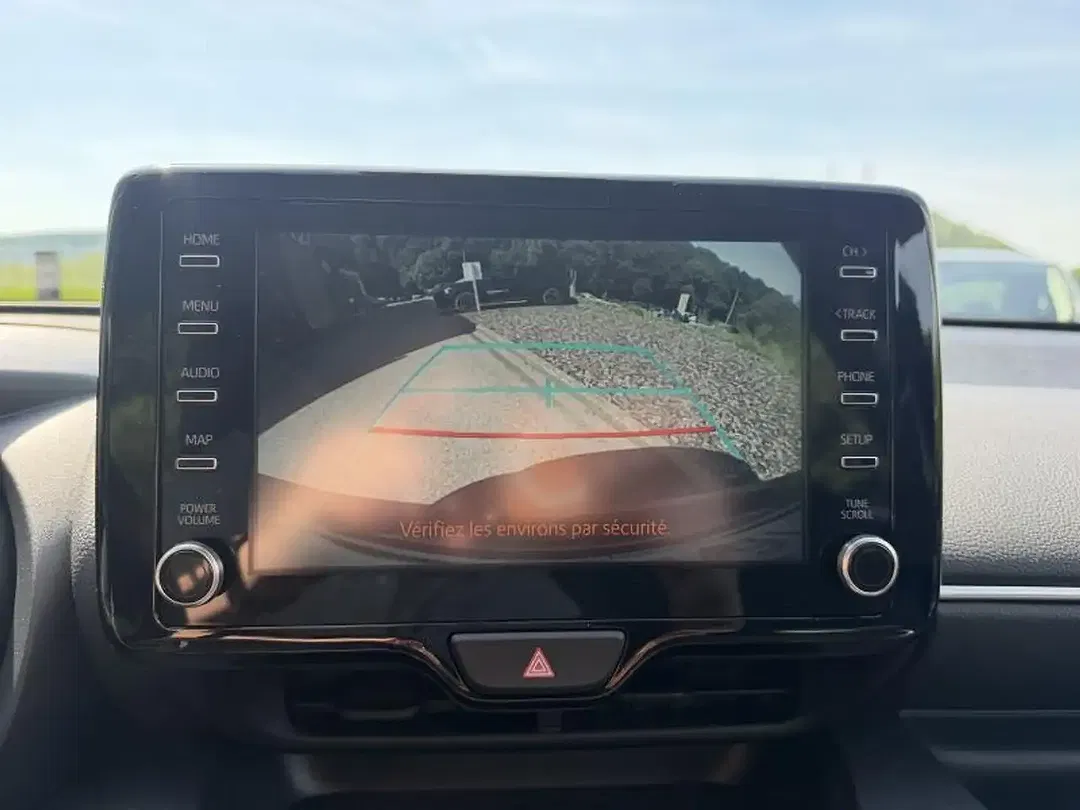 Toyota Yaris - Thumbnail 8