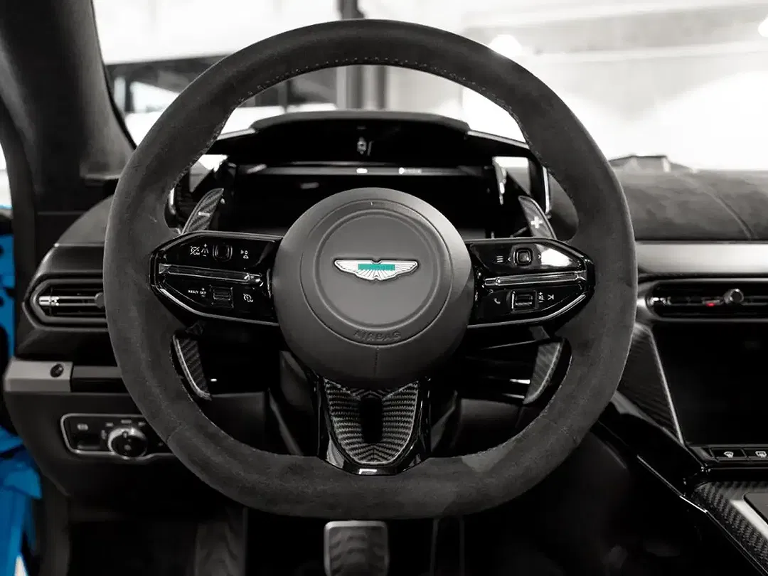 Aston Martin Vantage S Coupe - Thumbnail 11