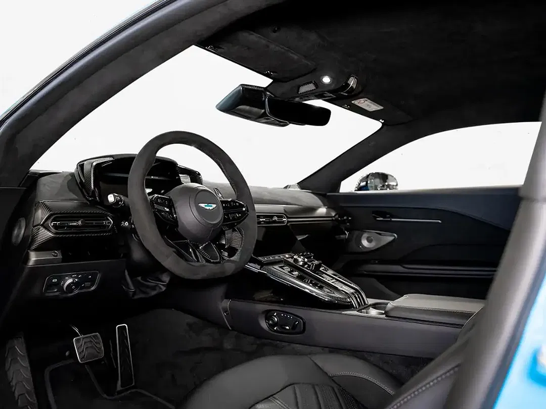 Aston Martin Vantage S Coupe - Thumbnail 3