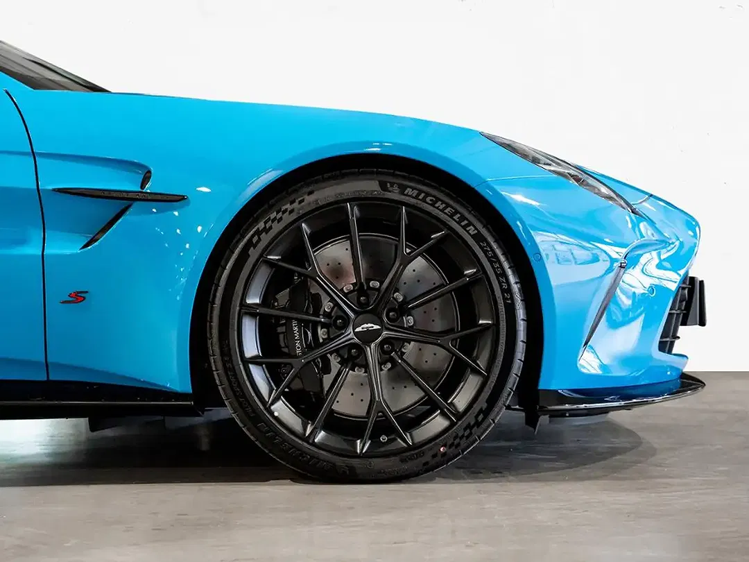 Aston Martin Vantage S Coupe - Thumbnail 4