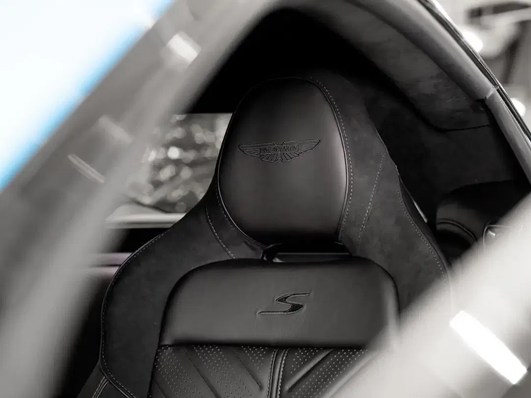 Aston Martin Vantage S Coupe - Thumbnail 5