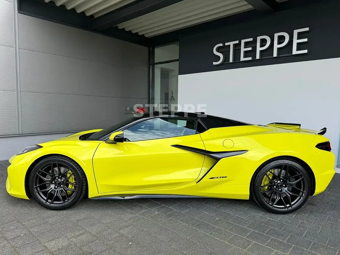 Corvette Z06 5.5 V8 Convertible 3LZ - Thumbnail 3
