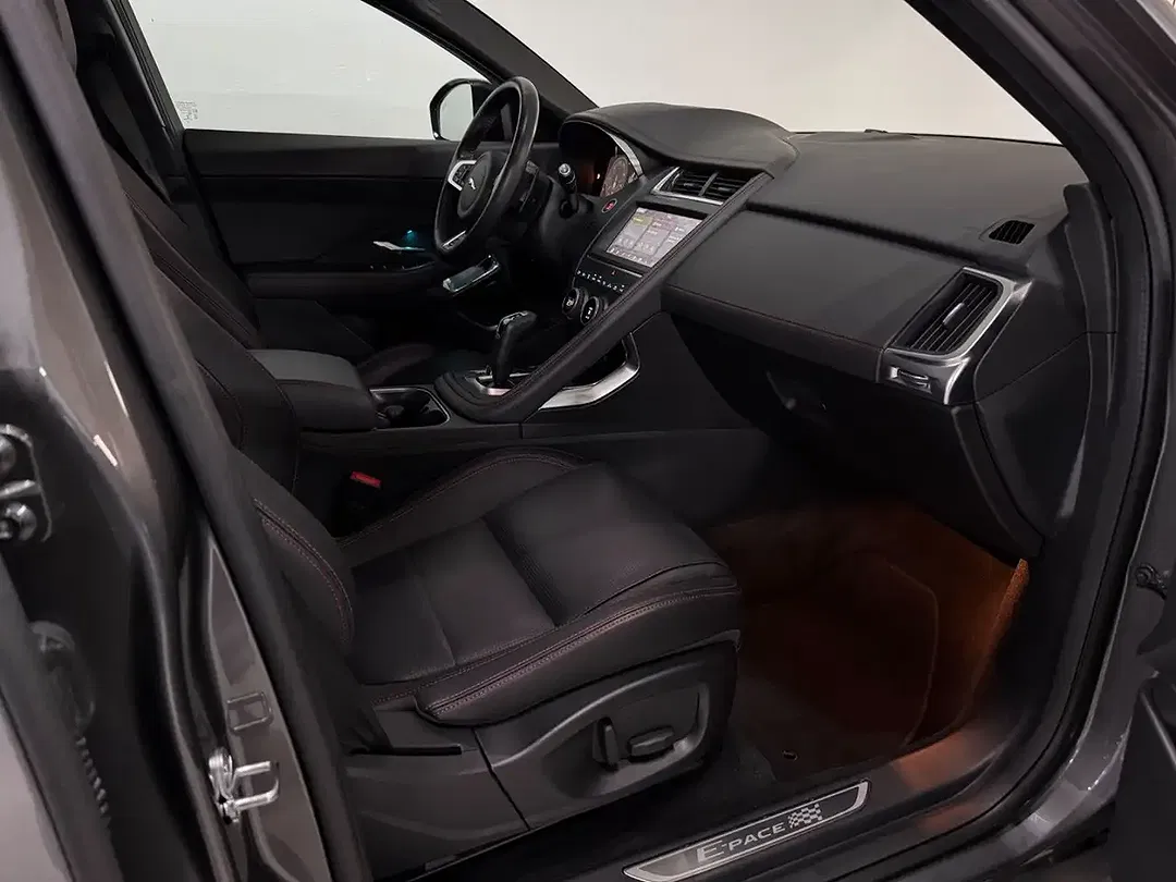 Jaguar E-Pace 4x4 Chequered Flag - Thumbnail 9