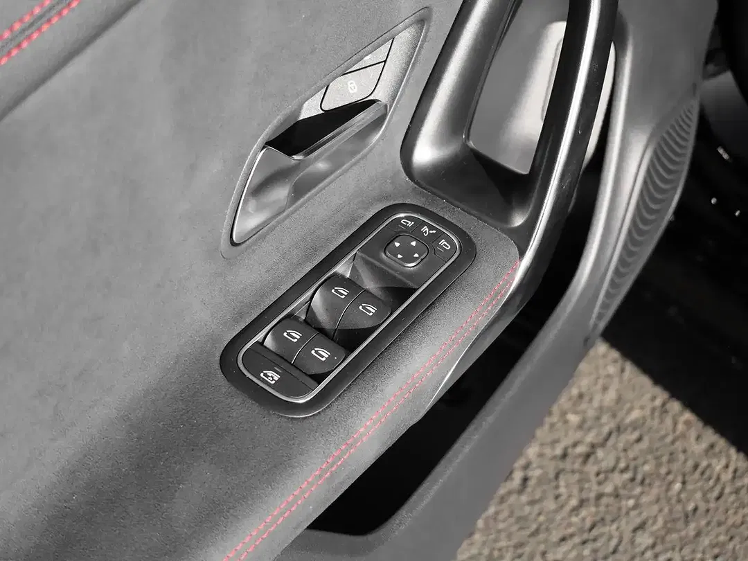 Mercedes-Benz CLA 200 AMG Line - Thumbnail 8