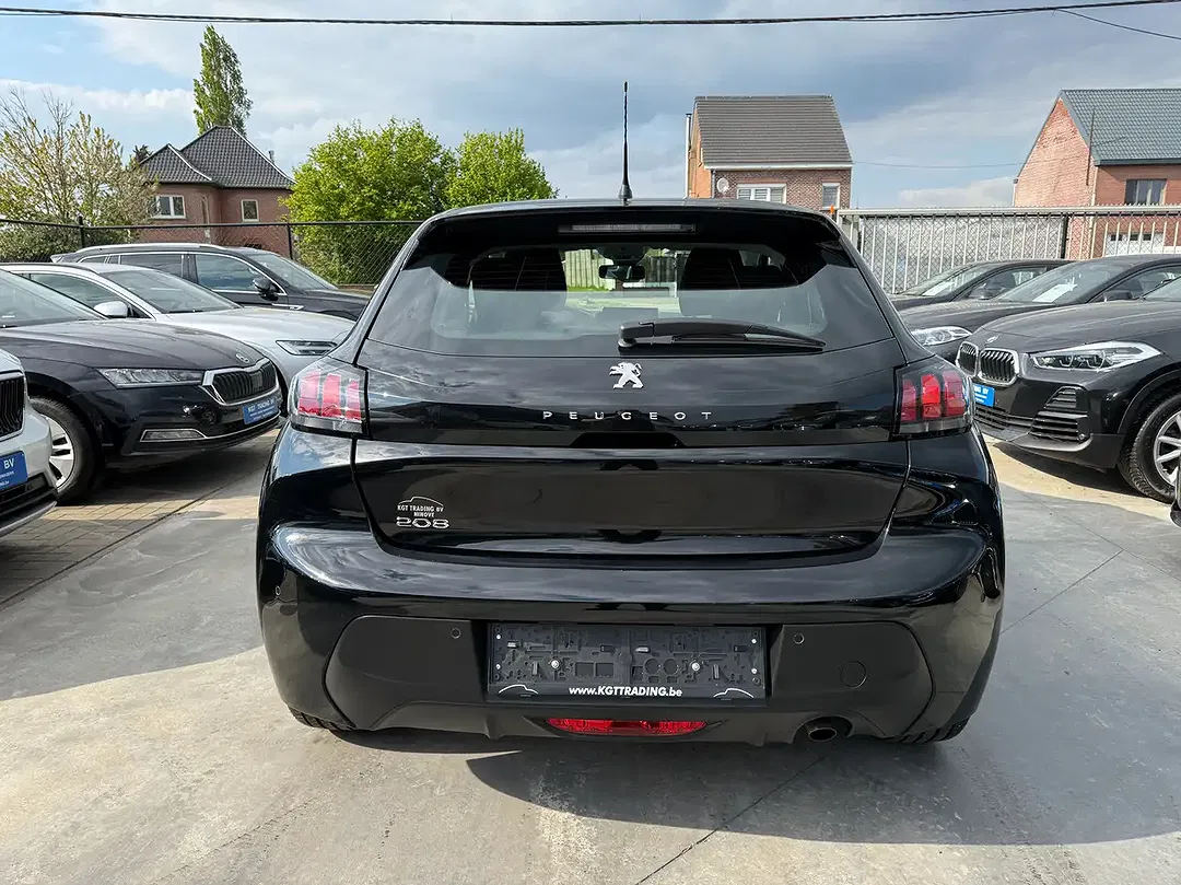 Peugeot 208 - Thumbnail 6
