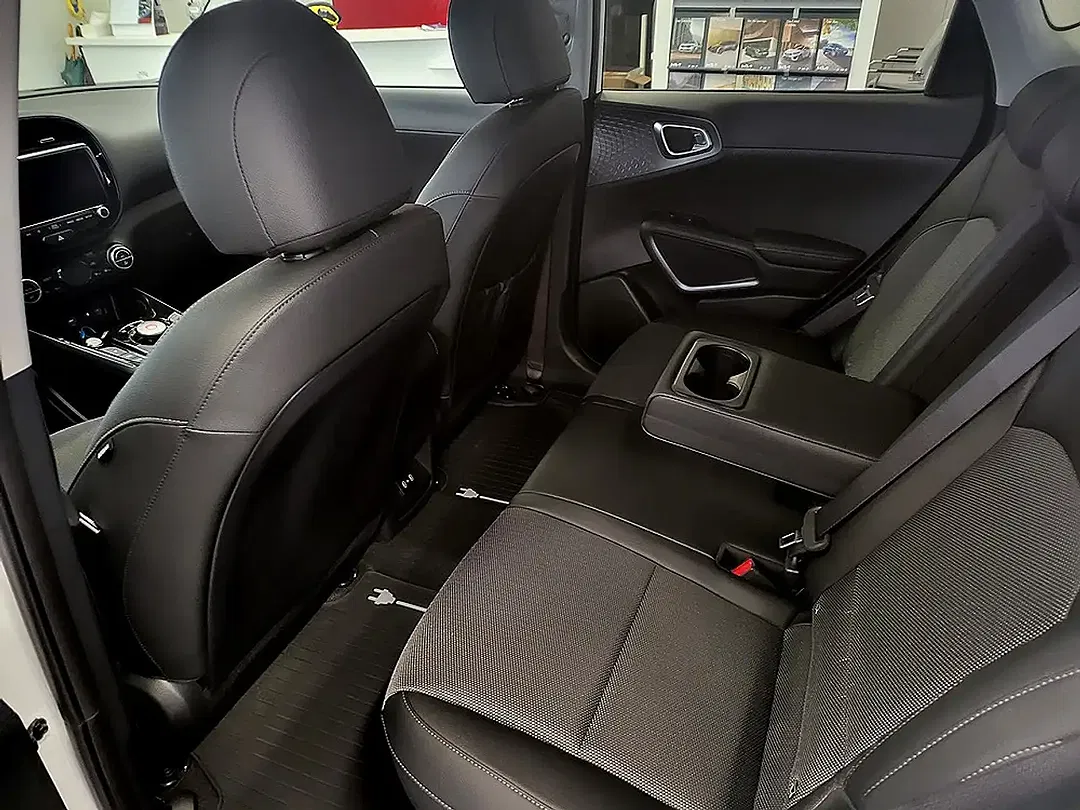 Kia Soul 64 kWh EV Gold - Thumbnail 6