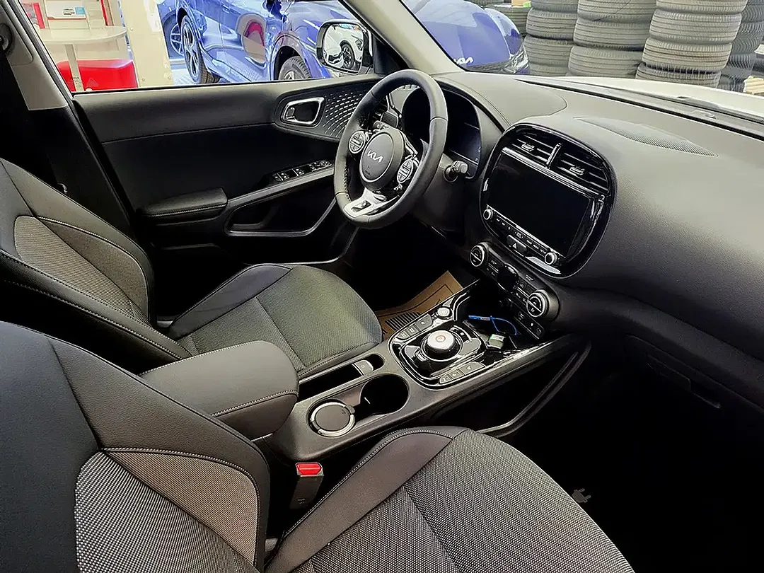 Kia Soul 64 kWh EV Gold - Thumbnail 8