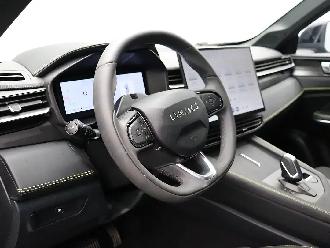 Lynk & Co 01 - Thumbnail 11