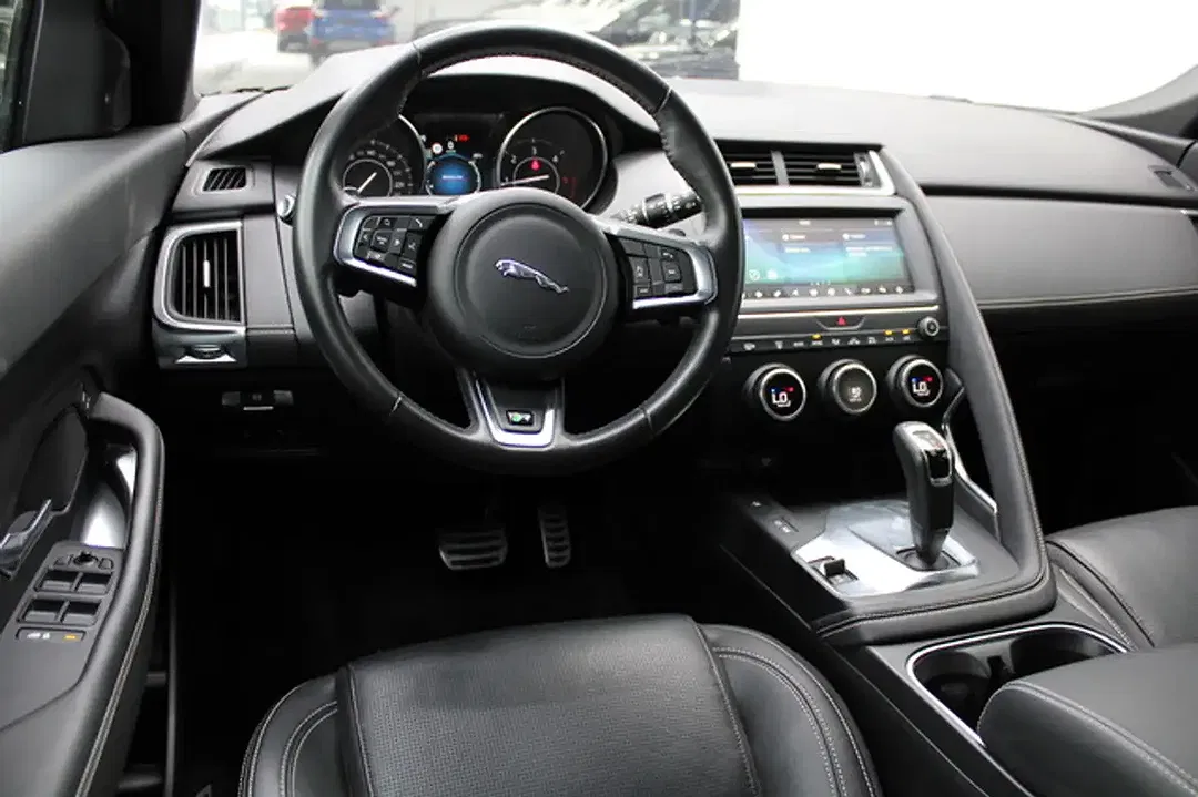 Jaguar E-Pace R-Dynamic S - Thumbnail 8