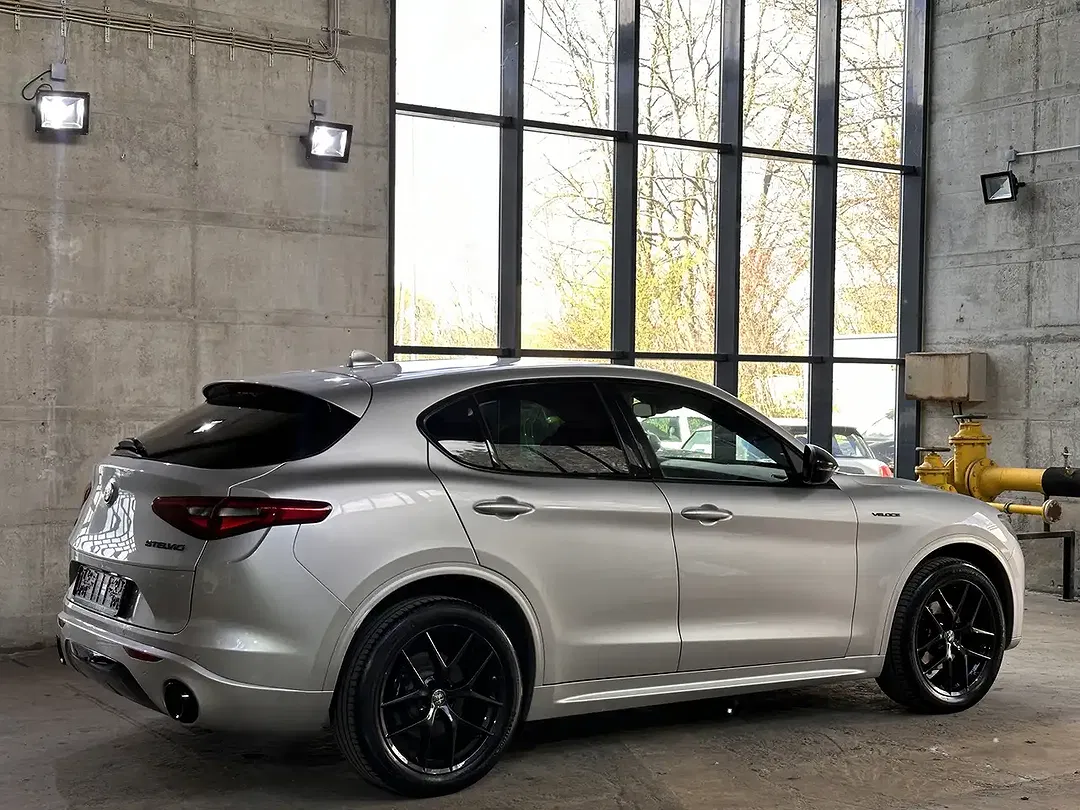 Alfa Romeo Stelvio Q4 Performance Veloce - Thumbnail 7