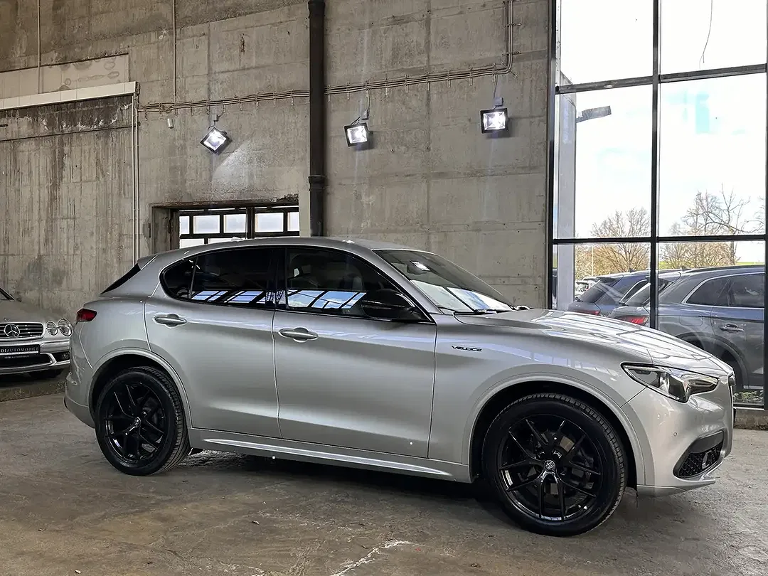 Alfa Romeo Stelvio Q4 Performance Veloce - Thumbnail 8