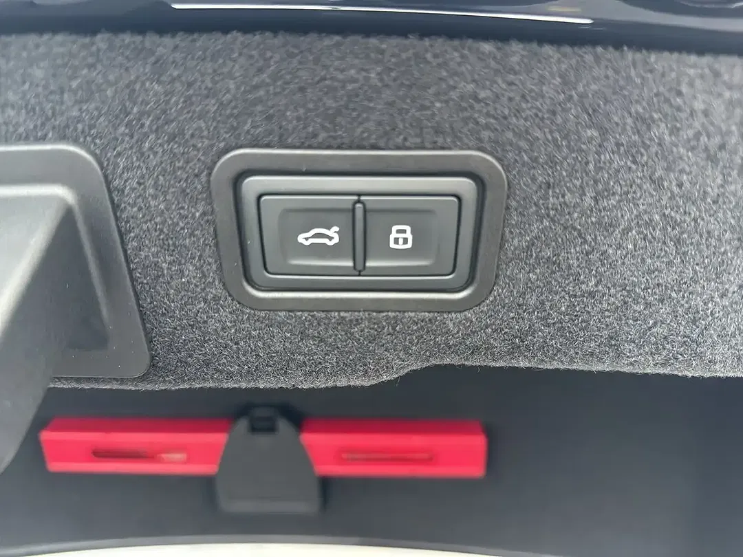 Audi S8 quattro - Thumbnail 17