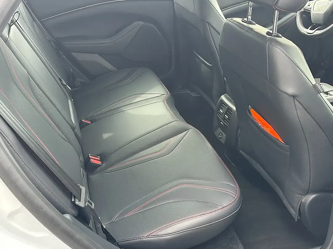 Ford Mustang Mach-E Extended Range 4x4 - Thumbnail 8