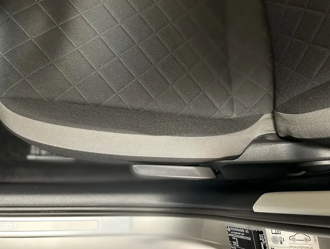 Volkswagen e-up! Move - Thumbnail 11