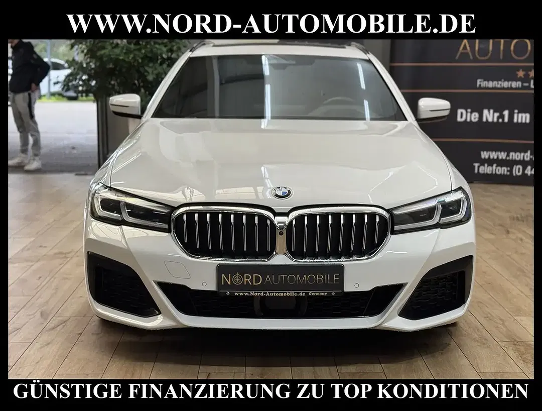 BMW 530 Touring M Sport - Thumbnail 2