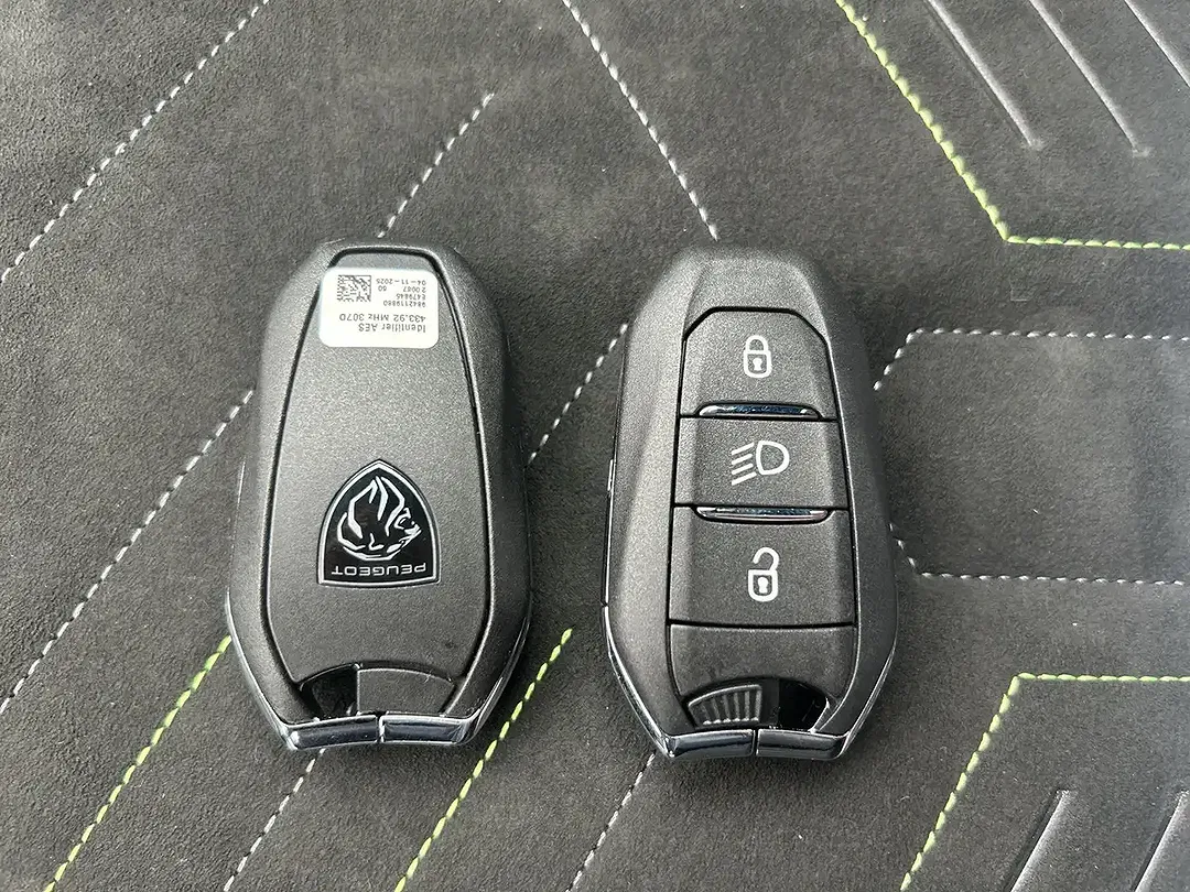 Peugeot 208 145 e-DSC6 Hybrid GT - Thumbnail 11